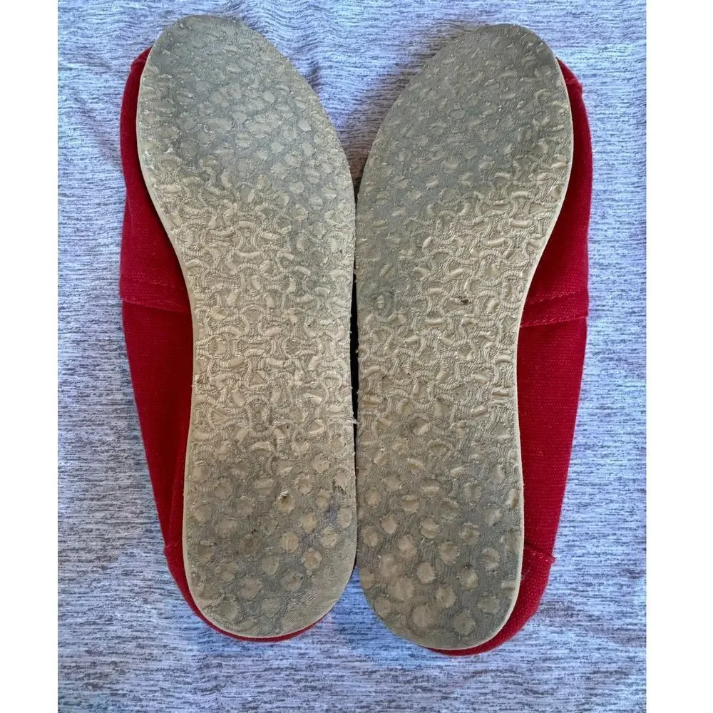 Toms red very